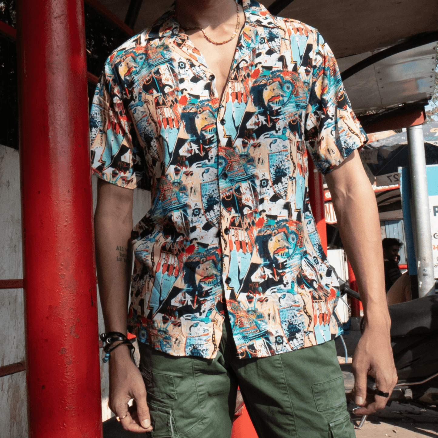 GRAFFITI PRINT SHIRT